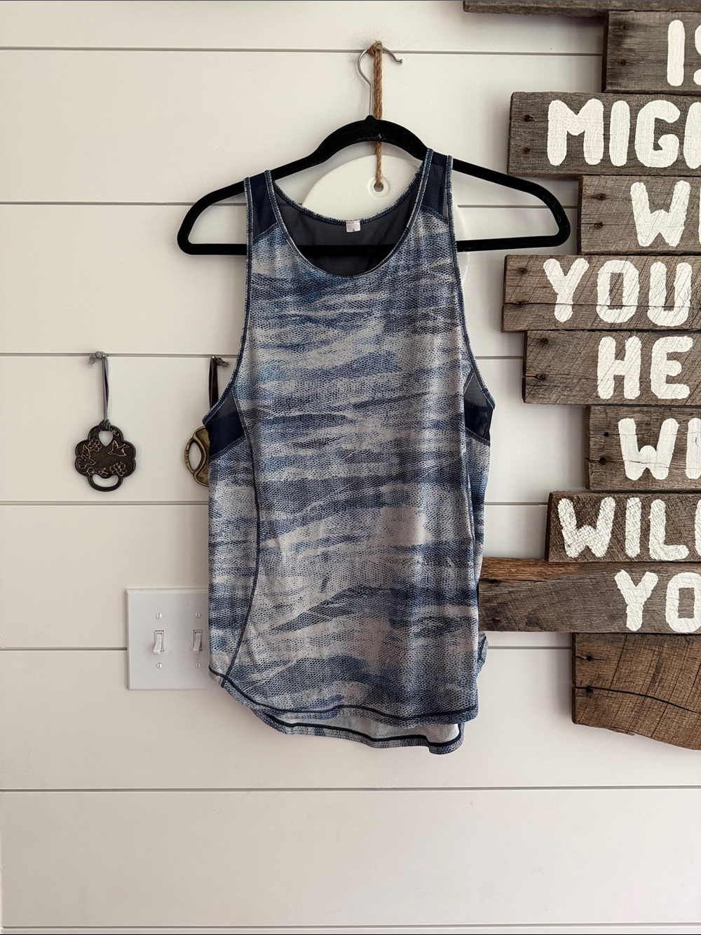 Lululemon size 4 tank
